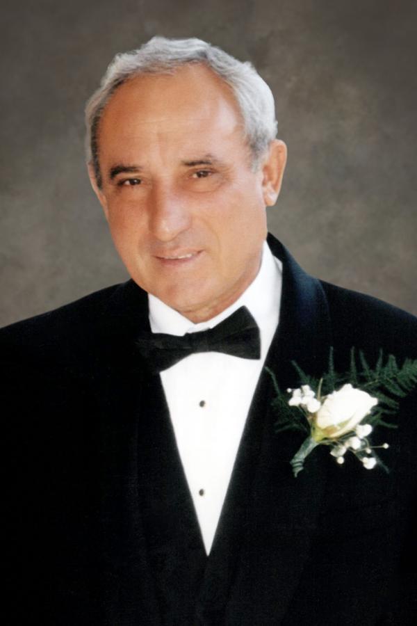 Family and Community Mourn the Passing of Arnaldo José Carreiro at 81